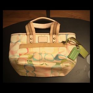 OFFERS?? Coach Hamptons  Tote Handbag .